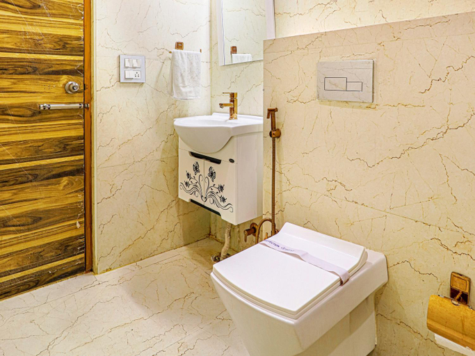 Bathroom 4, The Glory Hotel, Dehradun