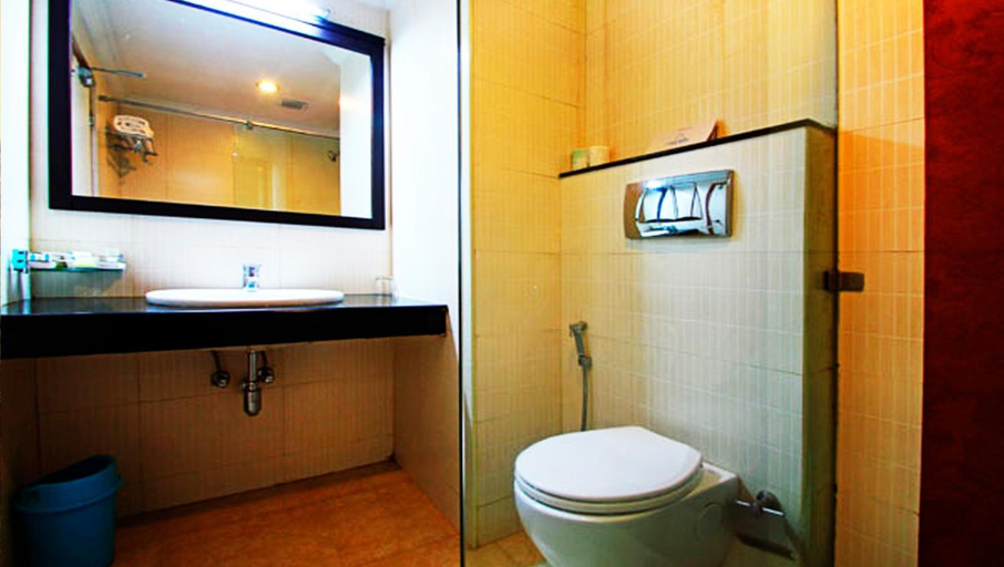 Bathroom 4, Clouds Valley Leisure Hotel, Idukki