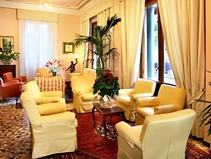 Others 5, Hotel Maestoso, Pistoia