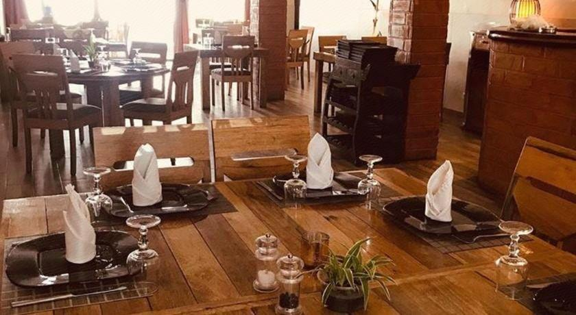 Food & Drinks 5, Hotel Le Littoral des Almadies, Dakar
