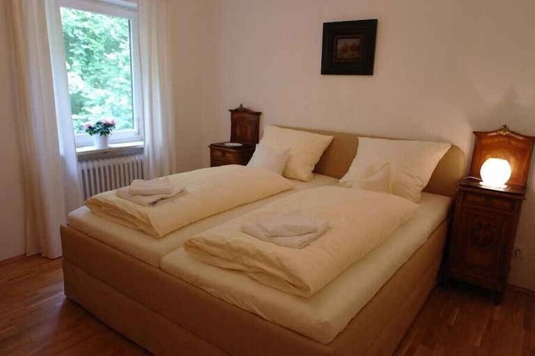 Bedroom 2, Buchenhain Waldgasthof, München