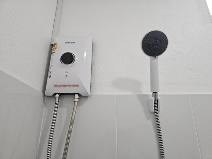 Bathroom 4, Suvarn Gleaw Thong Resort, Muang Trat