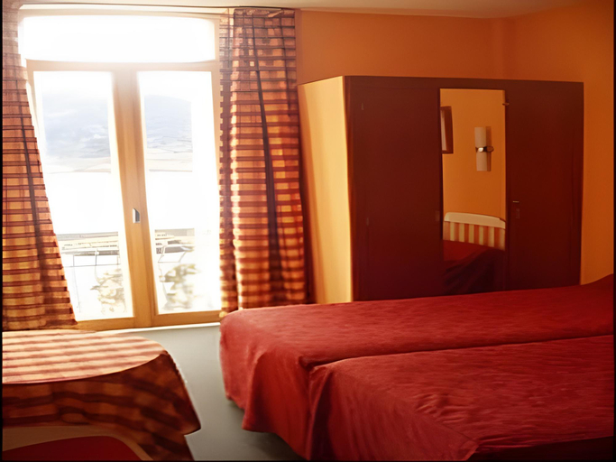 Bedroom 2, Hotel Bellevue, Puy-de-Dôme