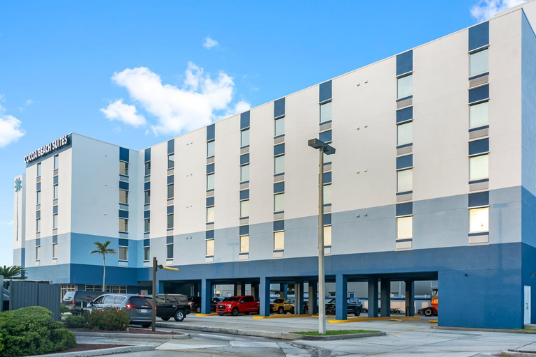 Exterior & Views 1, Cocoa Beach Suites Hotel, Brevard