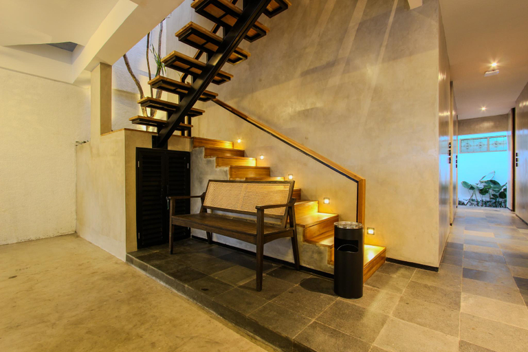 Others 5, Keenan Living Perumnas, Sleman