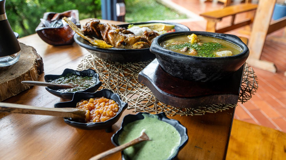 Food & Drinks 5, Natural Luxury Birding Lodge - Premium Birdwatching near Cali, Dagua