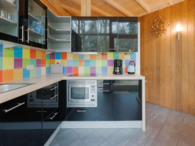 3, Forest House in Norg with Private Sauna, Noordenveld