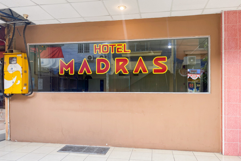 Exterior 5, RedDoorz @ Madras Hotel Batam, Batam