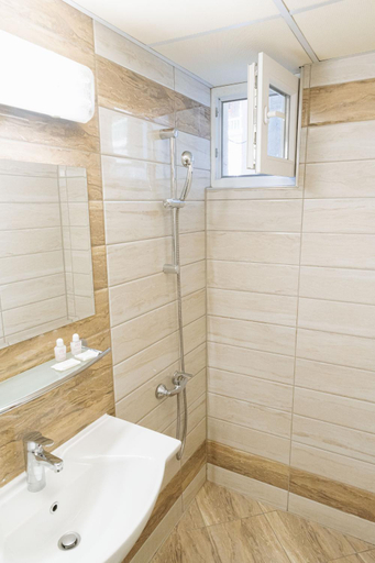 Bathroom 3, Hotel Dafi, Plovdiv