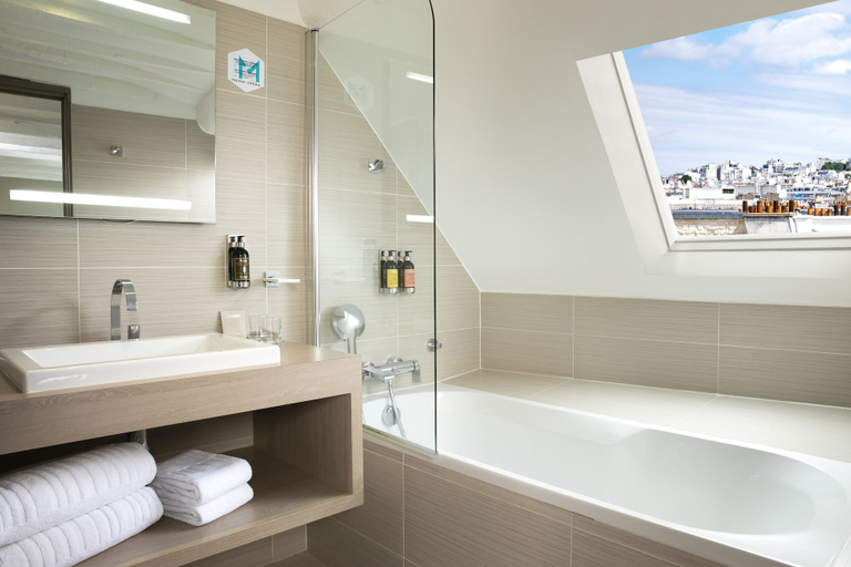 Bathroom 4, Maxim Opéra, Paris