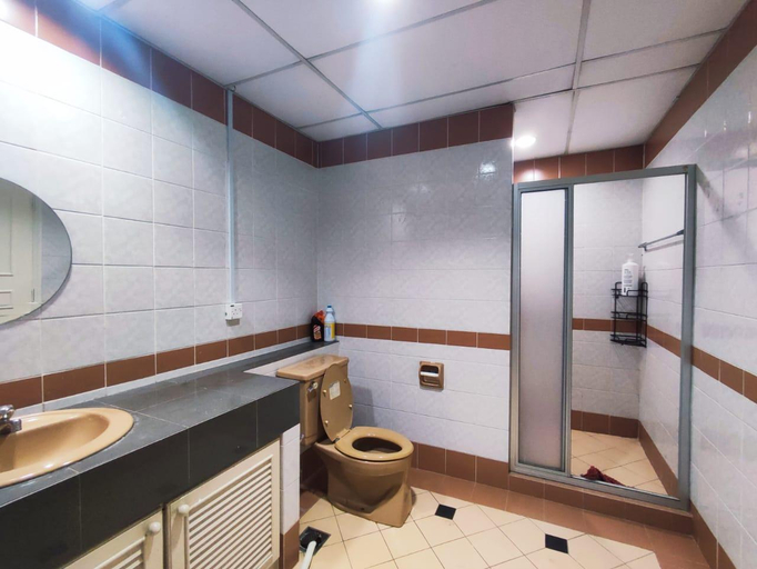 Bathroom 3, Riverbank Suites High Rise City @ Natol, Kuching