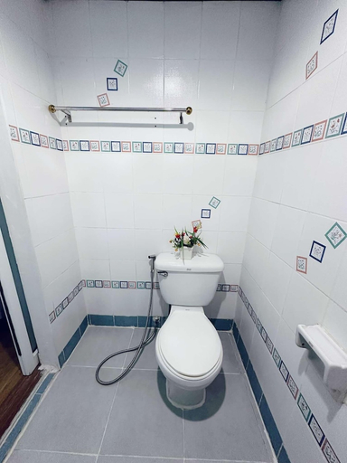 Bathroom 4, T.U.B. Mansion, Pak Kret
