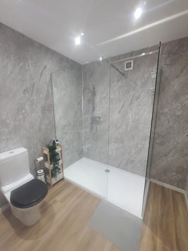 Bathroom 2, Woodstock Townhouse Belfast, Belfast