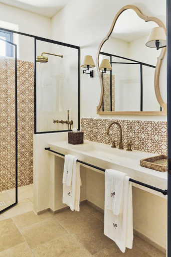 Bathroom 5, Masseria Calderisi, Brindisi