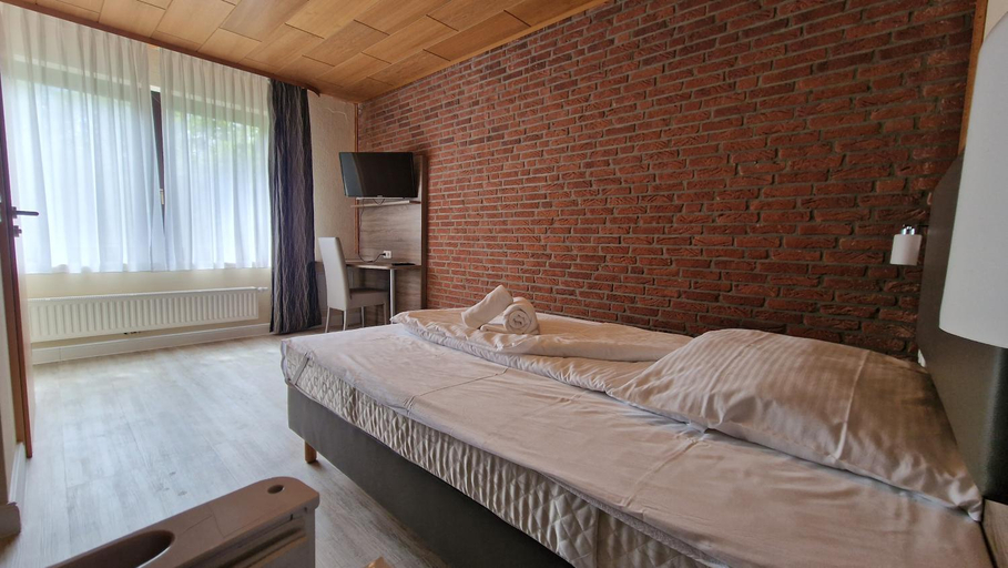 Bedroom 4, Hotel Tini, Heidekreis