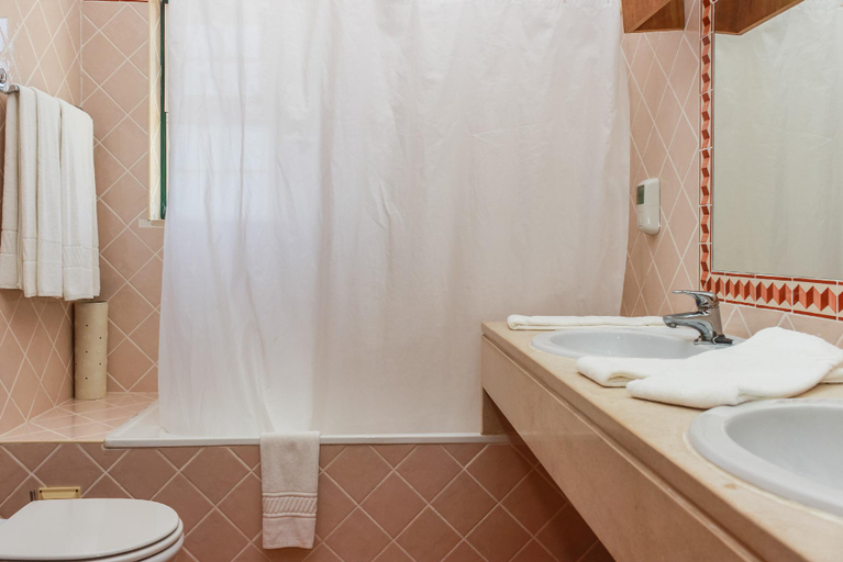 Bathroom 4, Colina Da Lapa Resort, Lagoa