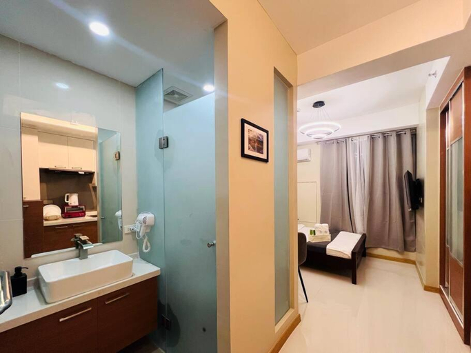 Bathroom 5, Citispace 1BR Condotel Suite at Sunshine100 City Plaza #SS01A, Pasig City