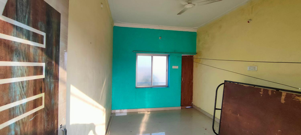 Others 5, Shanti Niwas, Raipur