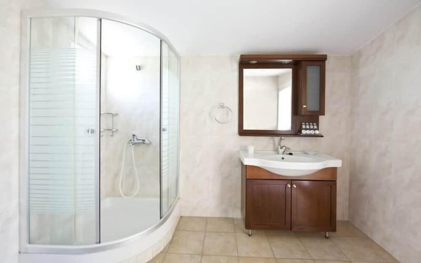 Bathroom 5, Kelyfos Hotel, Central Macedonia