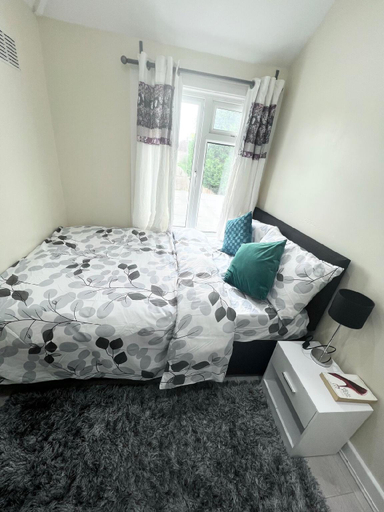 Bedroom 2, Cosy private Flat in London| Free parking, London