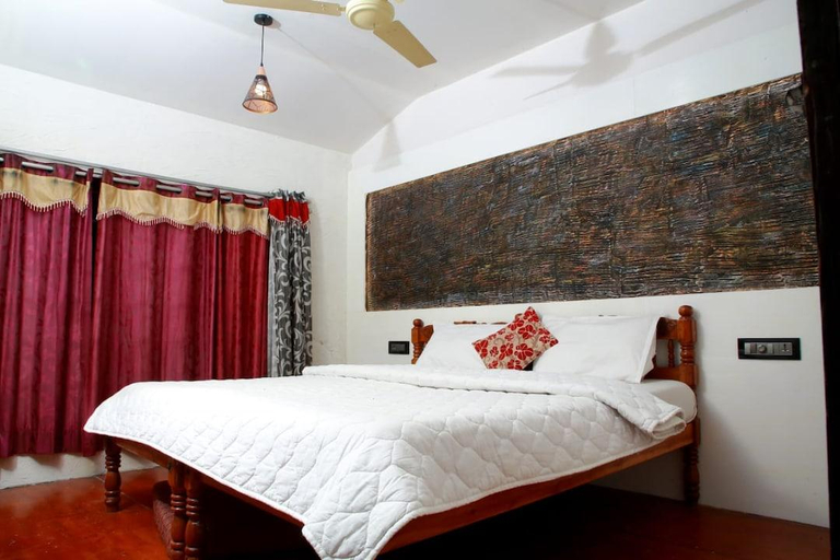 Bedroom 2, MYTRIP HOUSEBOATS, Alappuzha