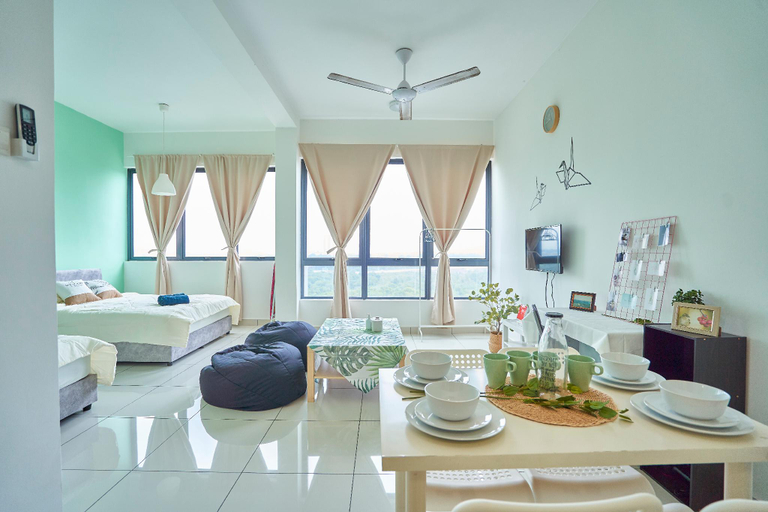 Others 3, Studio 4 Pax | FREE Netflix & Parking @ Semenyih, Hulu Langat