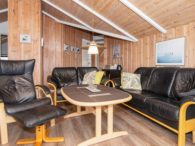 Others 3, person holiday home in Romo, Tønder