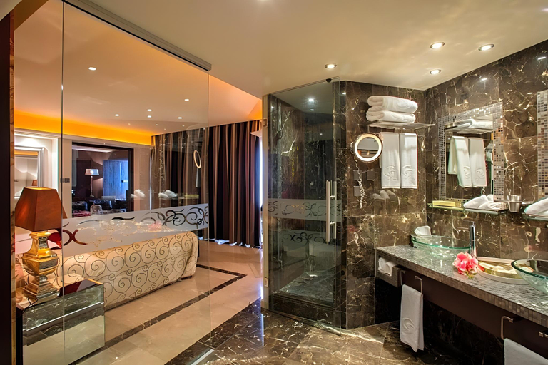 Bathroom 5, The GrandResort – Leonardo Limited Edition