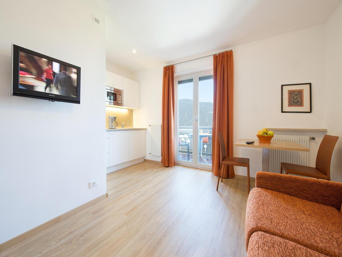 Others 5, Apartment in Dorf Tirol near Spronser Lakes, Bolzano