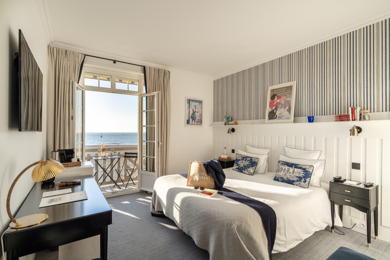 Bedroom 2, Le Flaubert, Calvados