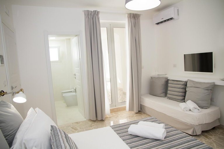 Bedroom 4, Dimora Ausentum B&B, Lecce