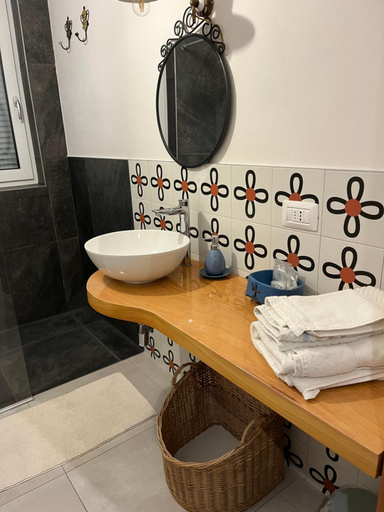 Others 3, CasaNobile -Suite Il Melo, Lecco