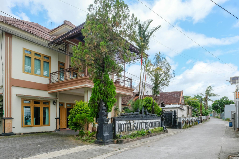 Exterior & Views
