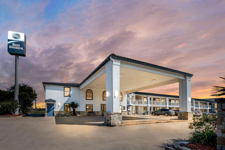 Exterior & Views 2, Best Western George West Executive Inn, Live Oak