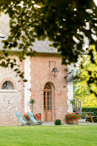 Others 2, Les Ecuries du Chateau de Brumare, Eure