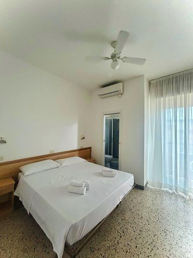 Bedroom 3, K2 Hotel, Rimini