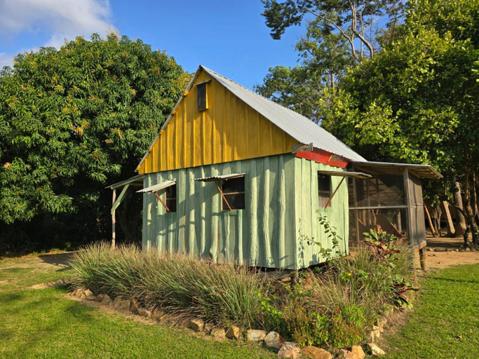 Exterior view 3, Rustic Cabin at Freshwater Creek Cabanas