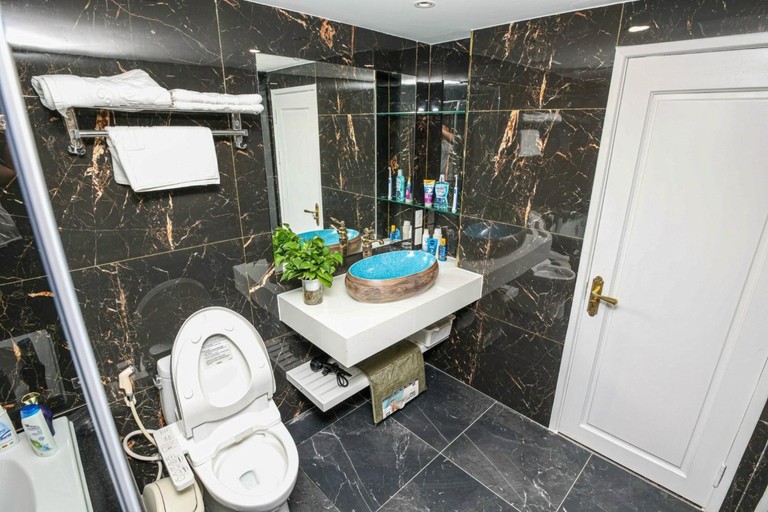 Bathroom 3, Hibiki Apartment, Ba Đình