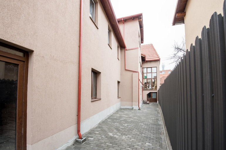 Others 5, Vila Nicopole Art & Wine, Brasov