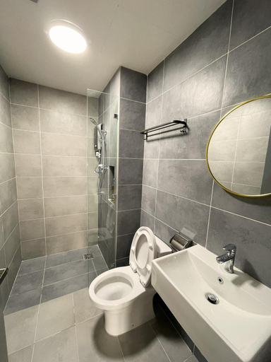 Bathroom 3, 121 Residences @ The Homez Near One Utama Starling, Petaling Jaya