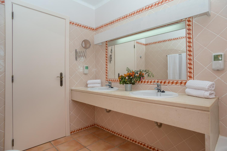 Bathroom 3, Colina Da Lapa Resort, Lagoa