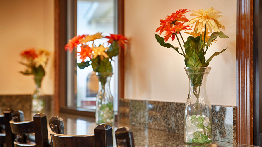 Food & Drinks 5, New Englander Inn Bennington, Bennington