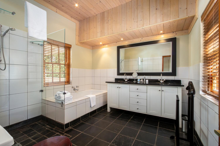 Bathroom 4, De Hoek Manor, Cape Winelands
