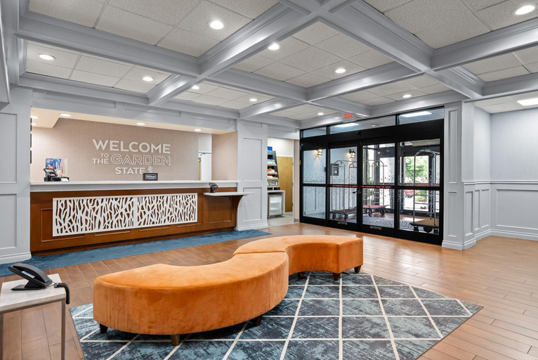 Public Area 2, Hampton Inn Bordentown, Burlington