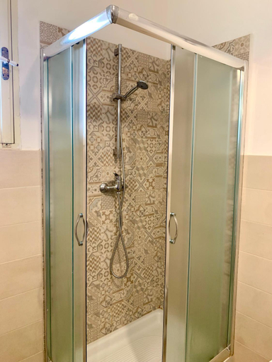 Bathroom 2, Kallistos Suites & Apartments, Lecce