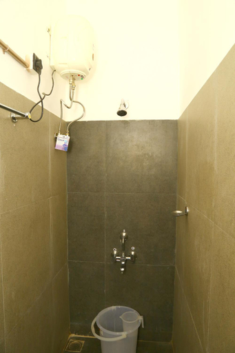 Bathroom 4, Between The Mango Trees, Chennai