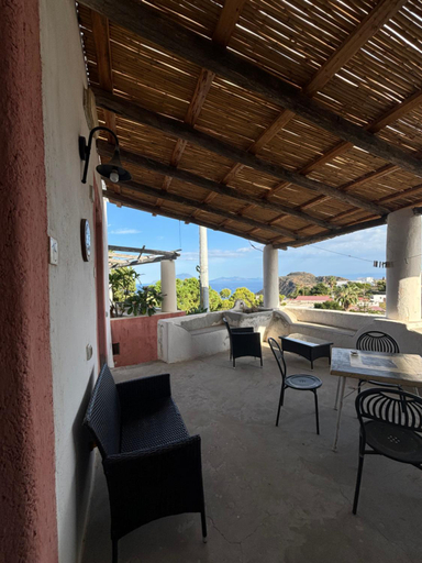 Others 4, Villa La Rosa, Messina