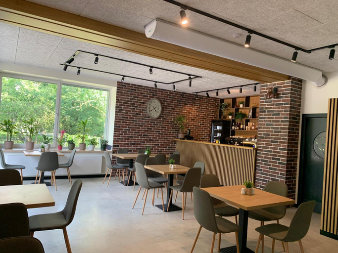 Food & Drinks 2, Naktsmitne - Fisers, Jekabpils