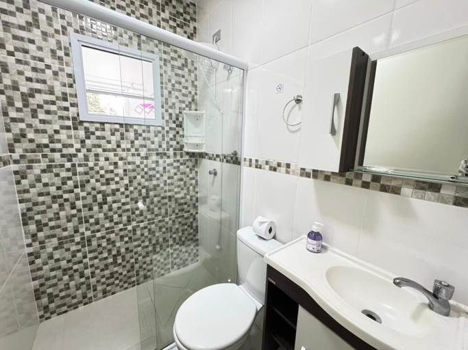 Bathroom 3, Estudios Recanto Genebra- 15 min Centrinho Turistico, Campo Limpo Paulista