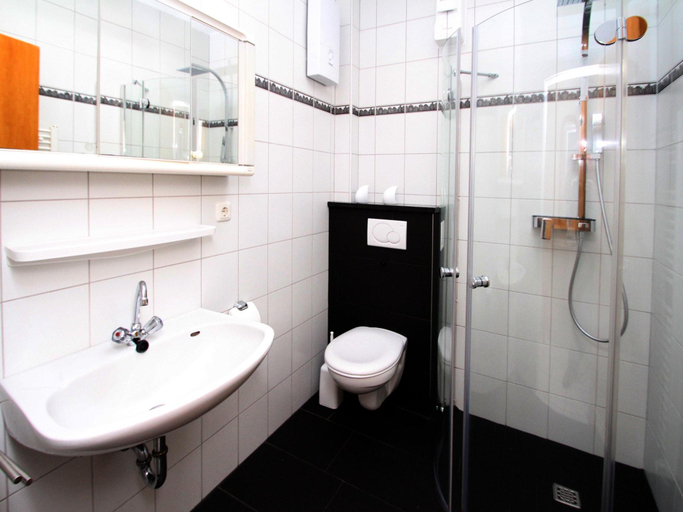 Bathroom 3, Holiday Bungalow Dornumersiel Terrace, Aurich